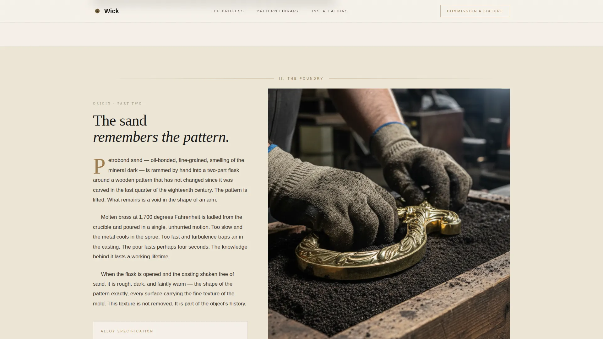 Colonial Architecture Booking Website Template